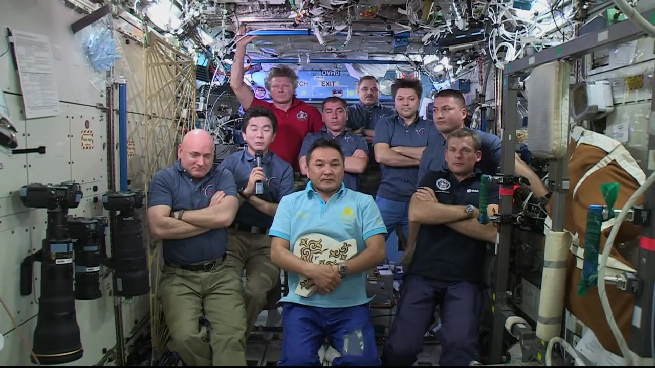 Three Space Station Crews Answer Questions from the International Media