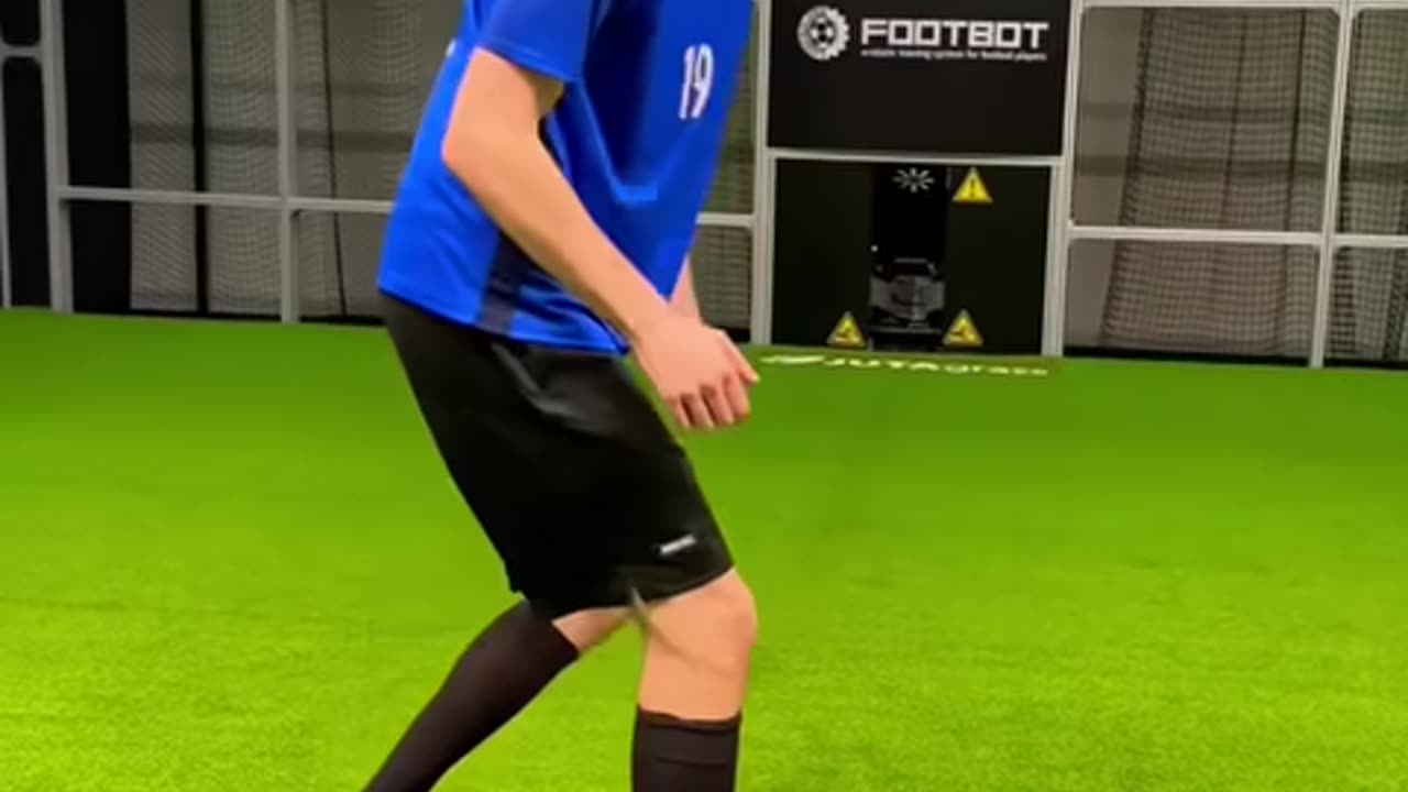 FOOTBOT SHOE CHALLENGE 👠⚽️