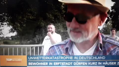 Deutschland Feuerwehr zerstört Türen