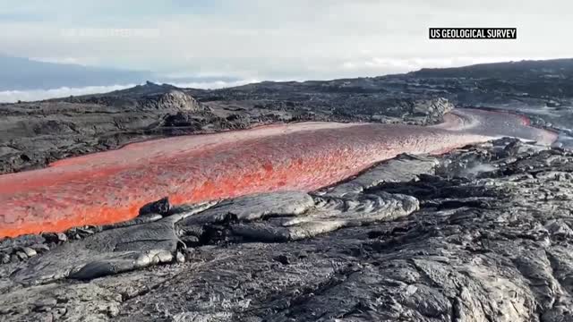 Hawaii road in limbo as lava continues to crawl