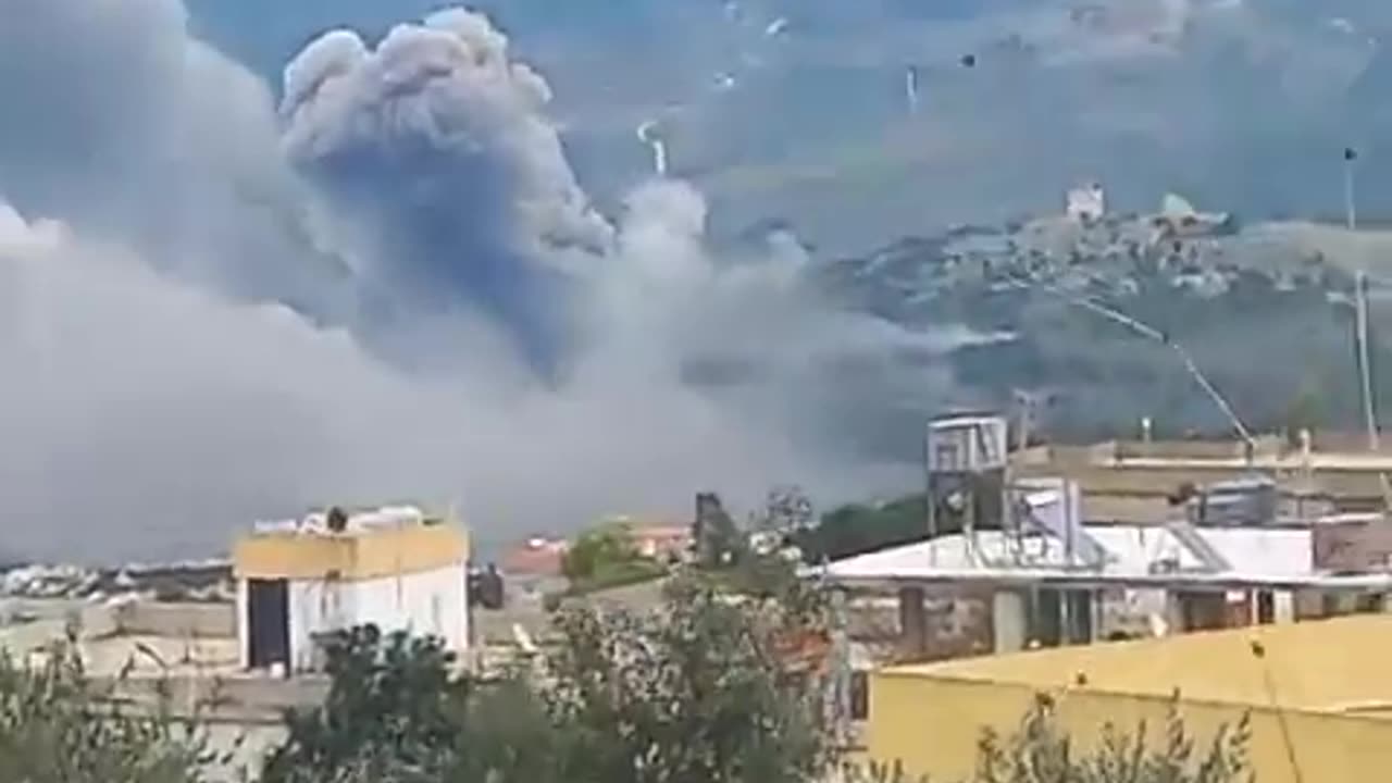 ⚡️Occupation aircraft launch raids on the villages of Al-Mari and Al-Khuraiba, south of #Lebanon