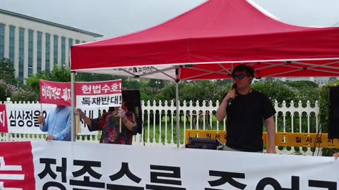 20190726_V3_S04(NsddE1TGuVo)방학중인 한 대학생이 국회앞에서