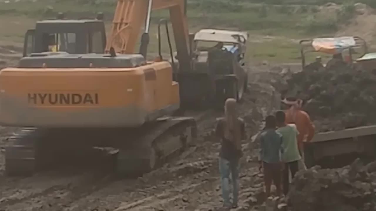 JCB vs tractor