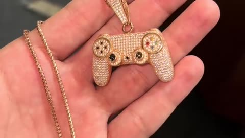 Gamers Rose Gold PlayStation Controller & Franco Chain Set