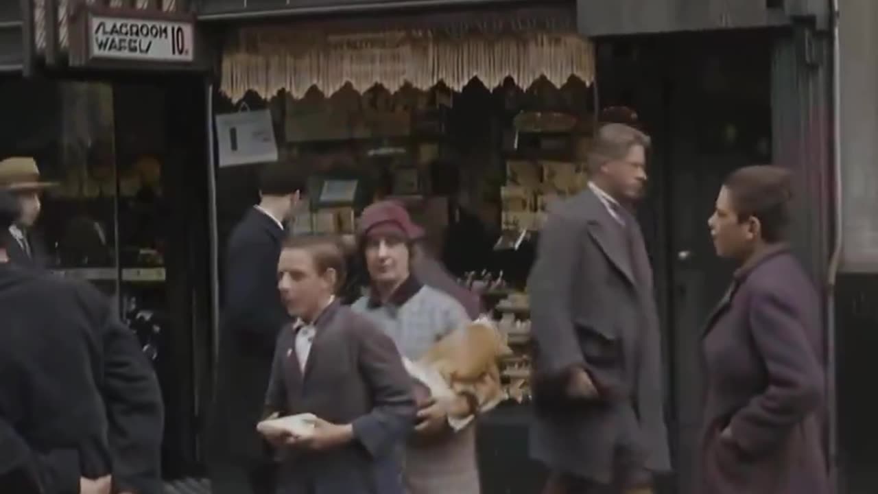 A bakery store located in Amsterdam, the Netherlands in 1931