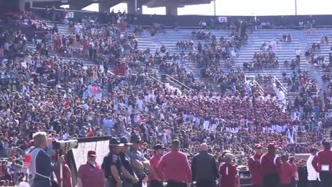 Auburn students, fans head for exits in 3rd quarter of loss to Arkansas