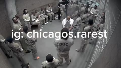 King Von slipping off his cuff and beating up one of his opps in the same holding cell