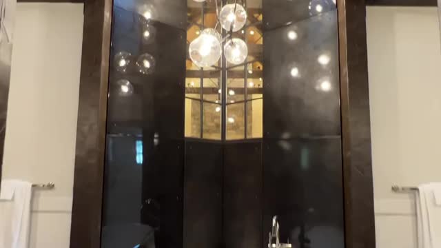 how do you like such a bathroom Personally I don't really? 🛁🤔