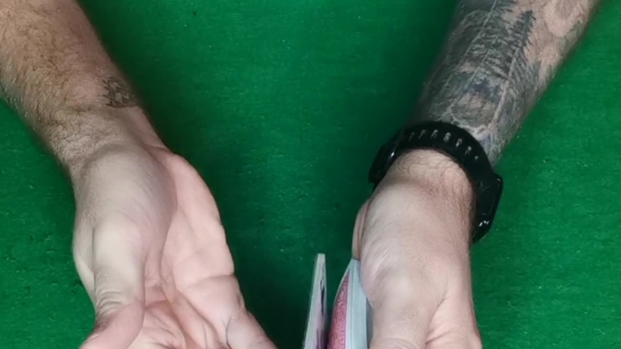 How to do the three roll card control.