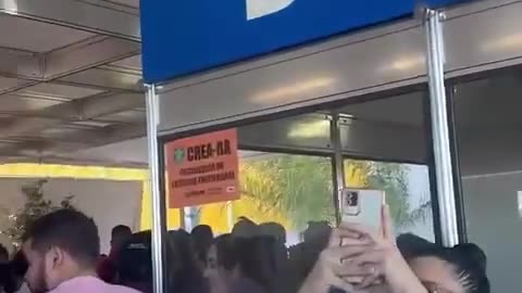 O Magnífico sendo Ovacionado..