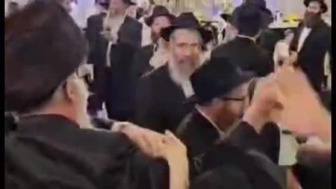 JEW MARRIAGE/ HASIDIC MEN DANCING