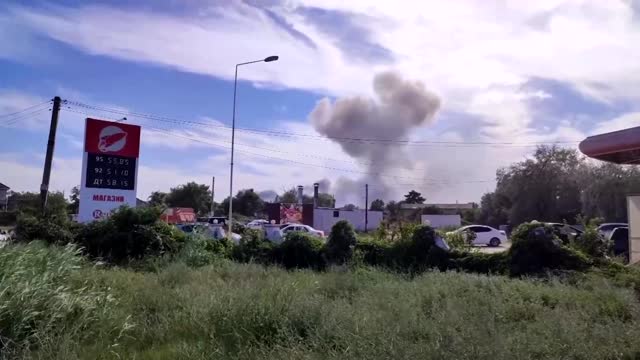 Ukraine suggests partisans behind blasts in Crimea