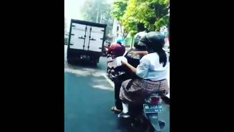 Compilation of funny behavior that makes residents laugh +62