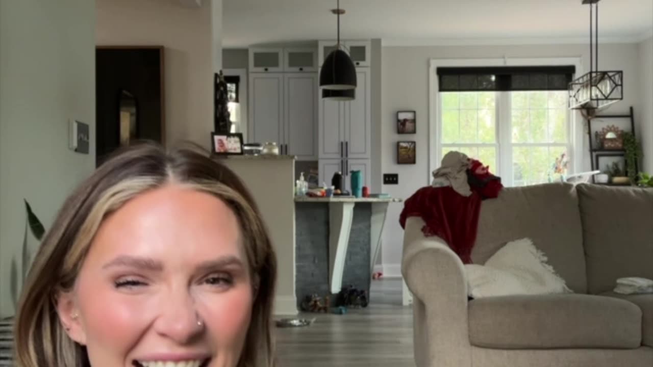 Boy Pops Mom's Bubble