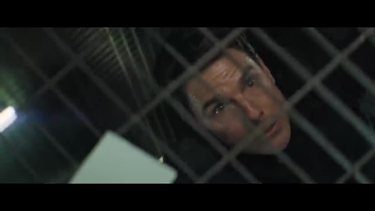 MISSION IMPOSSIBLE FALLOUT - Rooftop Chase Scene(HD) - Tom Cruise & Henry Cavill