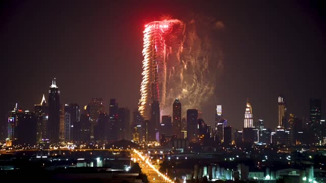 World Tallest Building BURJ KHALIFA FIREWORKS - Dubai