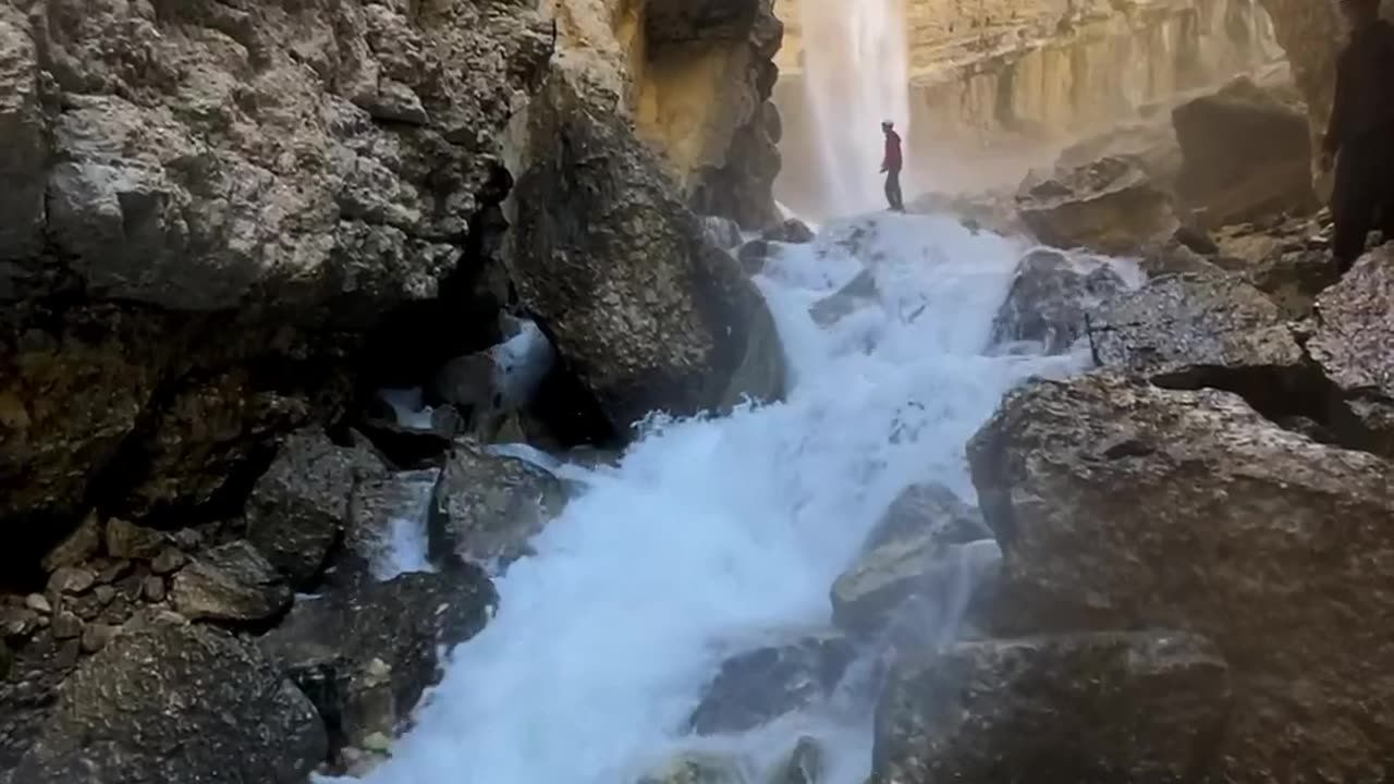 Iran,, Lorastan, simirom river, waterfall