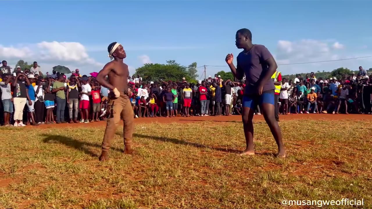 confident got him celebrate in the middle of the fight