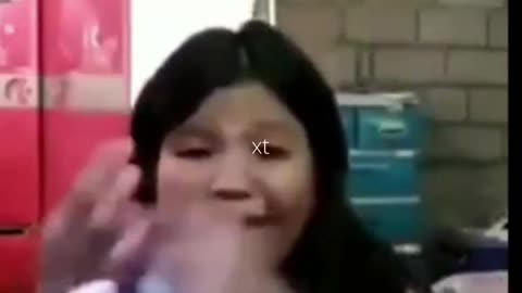 POOR KID DOING HER DREAM MAKE UP WITH IMAGINARY MAKEUP