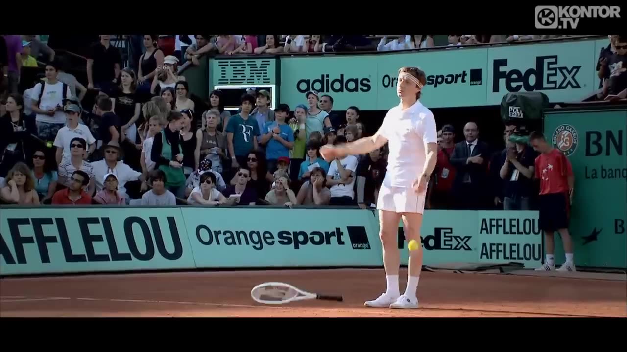 Martin Solveig & Dragonette - Hello (Official Short Video Version HD)