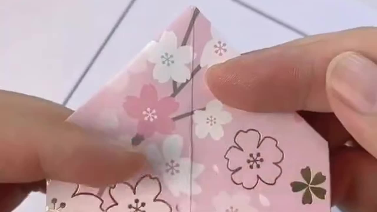 DIY Paper Cut Origami: Flower folding