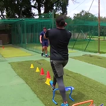 Fast Bowling approach clip