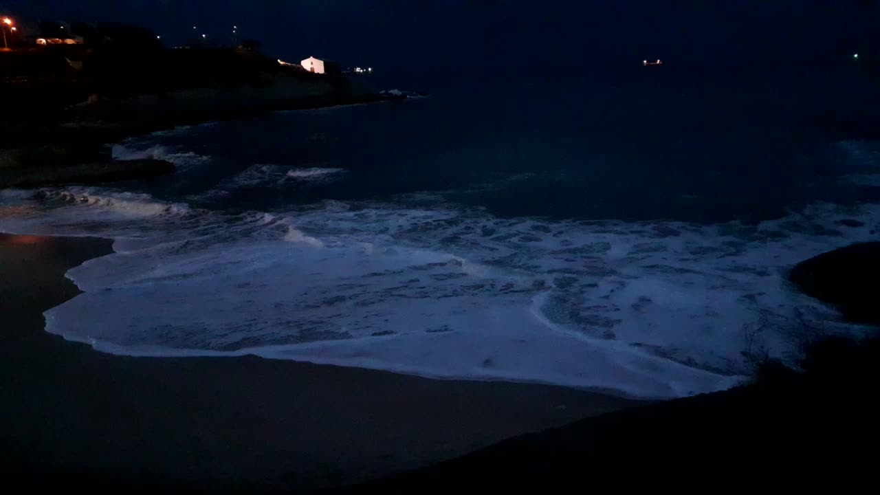 Waves Crushing at night 🌊 | White foam | Windy & Ranining day