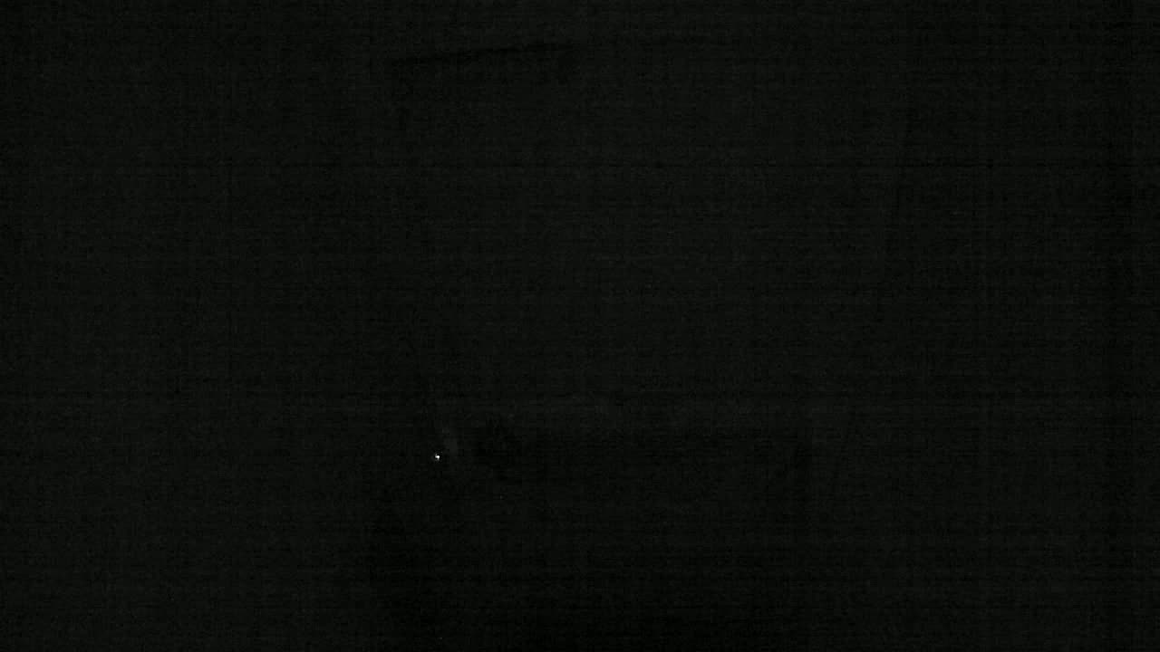 1480HSOB06SH642EExitStairwell_2021-01-05_04h00min01s707ms.mp4