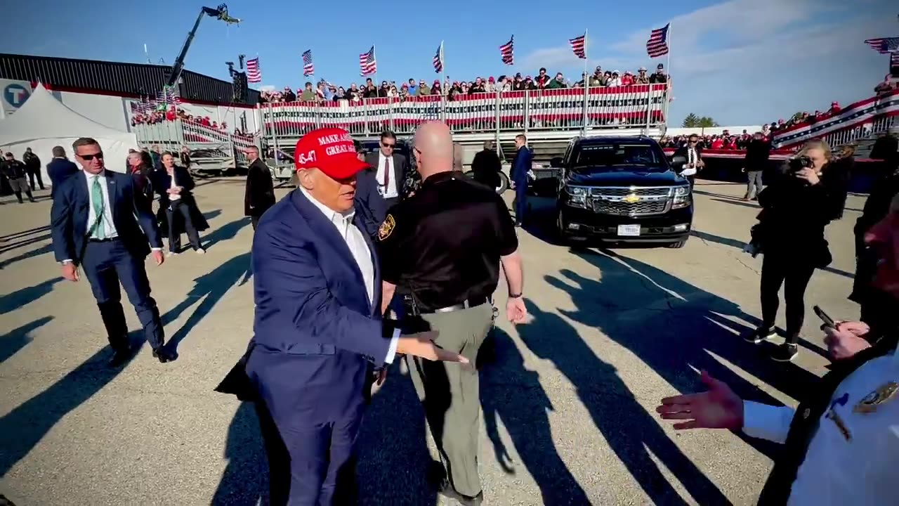 Trump Meets With Law Enforcement Before His Ohio Rally