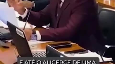 Marco Feliciano expõe comunistas