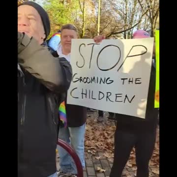 Protesters clash at ‘Story Telling With Drag Queens’ event in Vancouver.