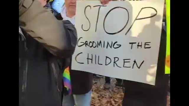 Protesters clash at ‘Story Telling With Drag Queens’ event in Vancouver.