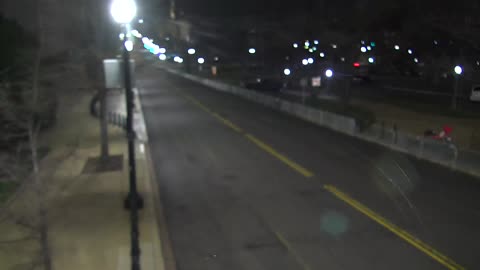 0936RHOB00IndepAveSWEastofTaxi_2021-01-05_01h40min00s087ms.mp4