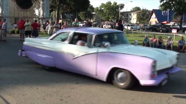 Woodward Dream Cruise Berkley Parade #6