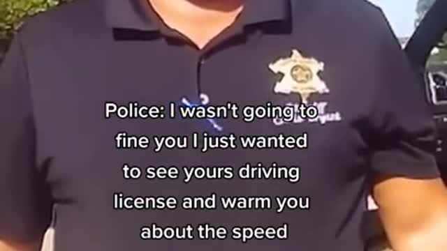 Police officer pulls over sheriff for speeding 🚨👮