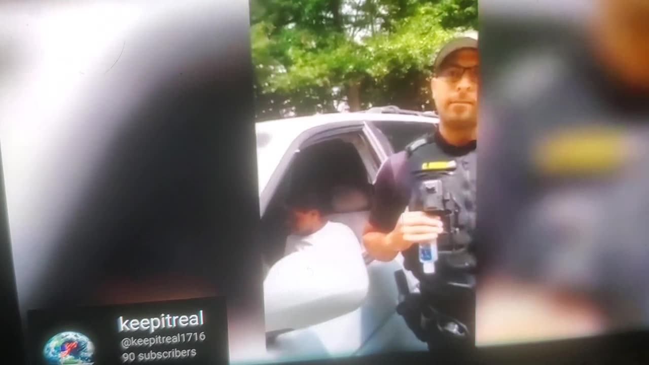 Cops Pull Up On Mamma Bear and her kids and get schooled!!!!