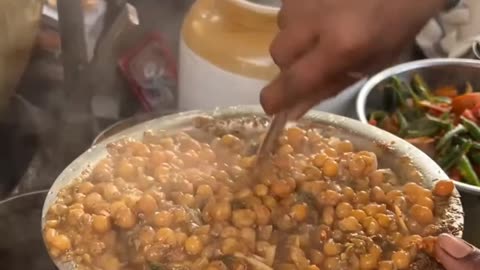 Art of making Crispy Aloo Chole Kulche in Delhi Reaction with Ankesh