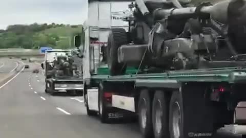 Italské houfnice FH-70 155 mm míří na Ukrajinu