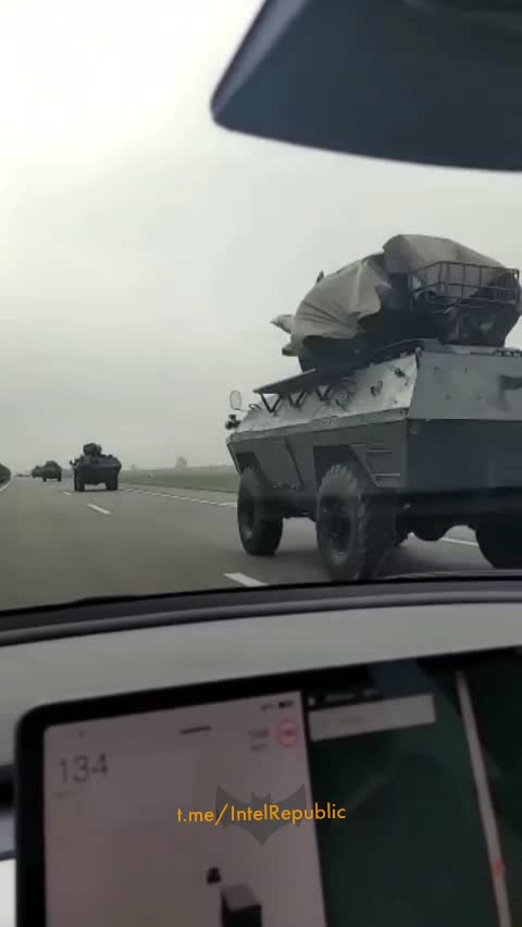 Footage claims to show Serbian forces moving towards border