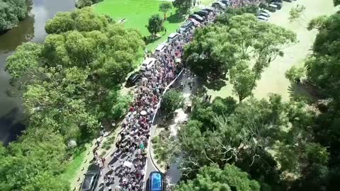 Auckland, New Zealand hit the streets en masse against c0vid tyranny 👏🏻