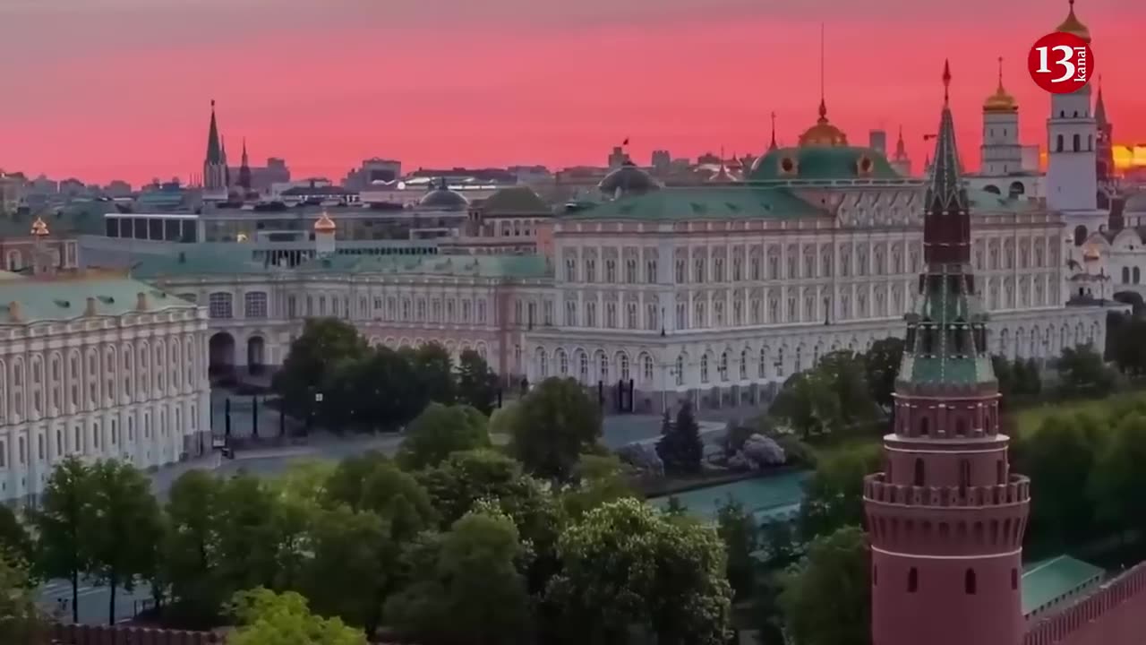 Russia is split, chain of command crumbles