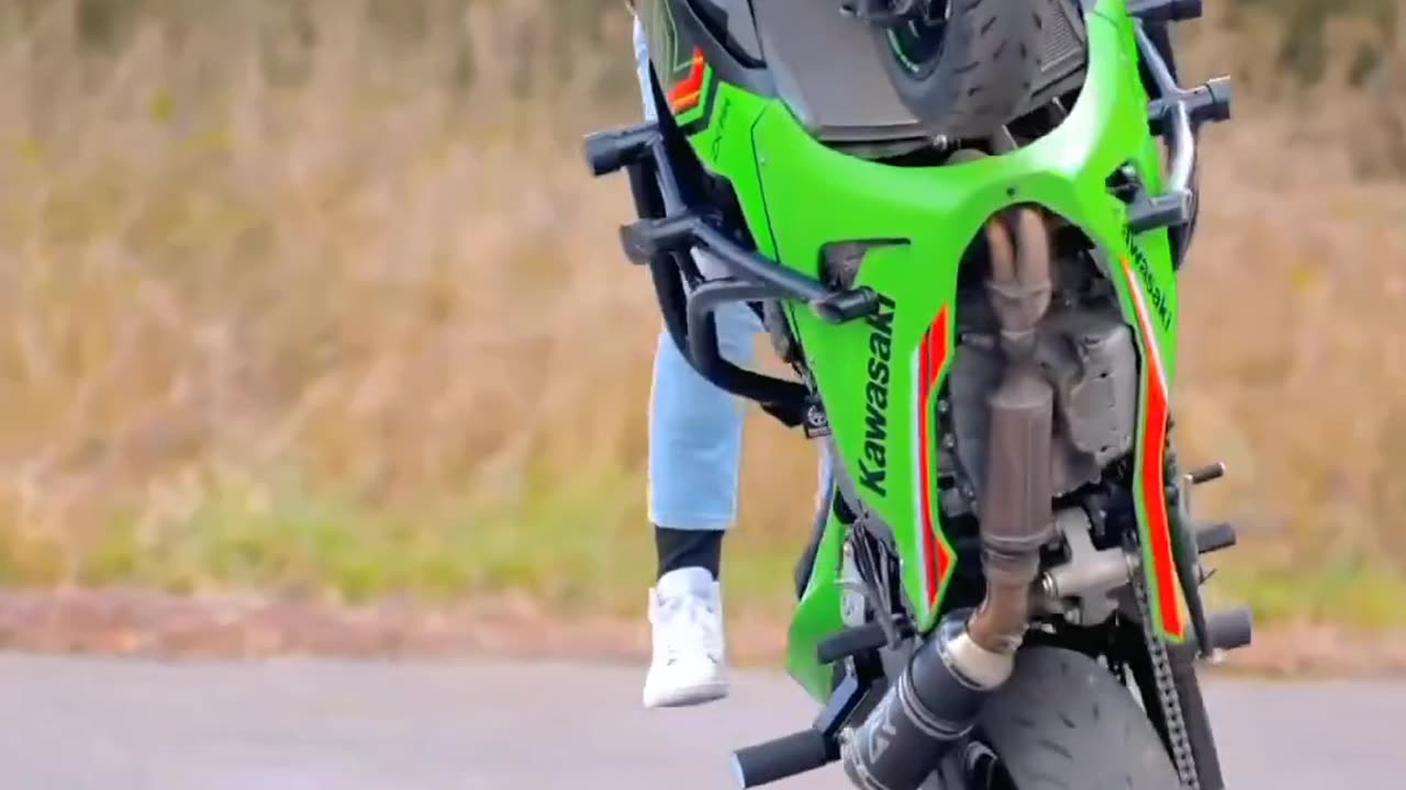 Girl bike rider | #girlvideo #Girlpower #rider #stant #viral #Amazing #newreels