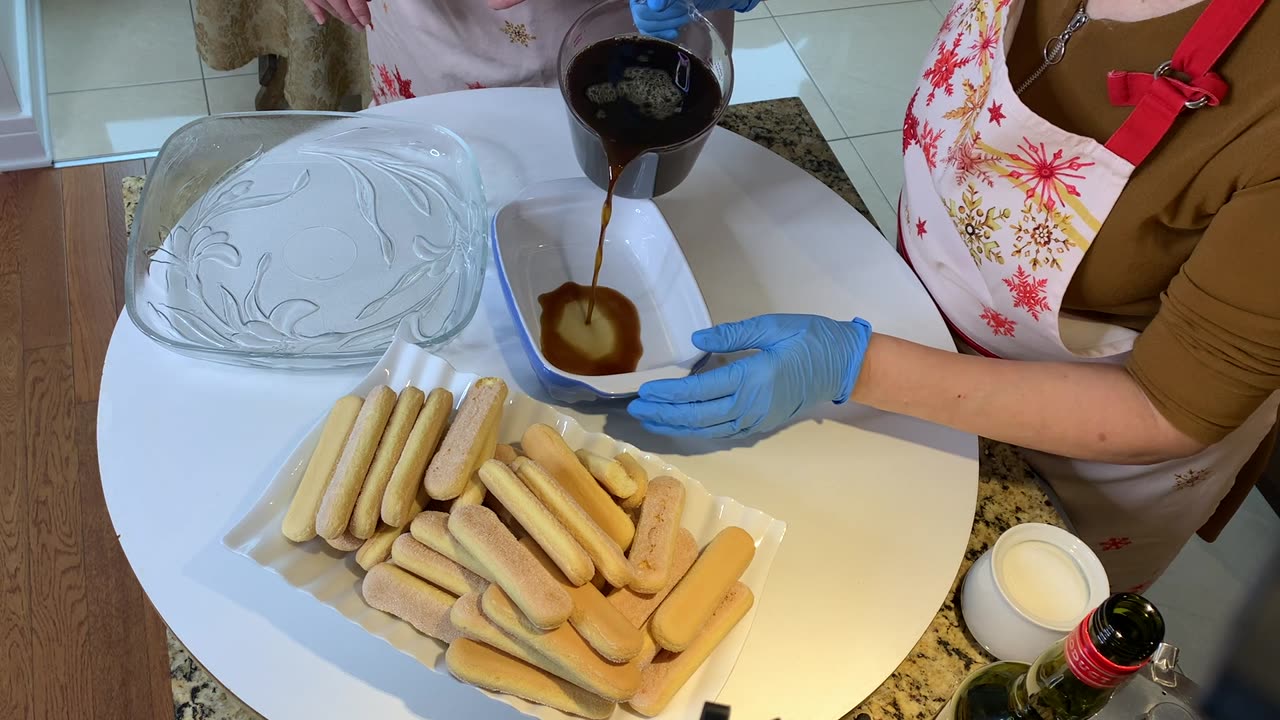 How to make La Famosa Torta Di Nonna Parete / My Grandmothers famous Coffee Cake