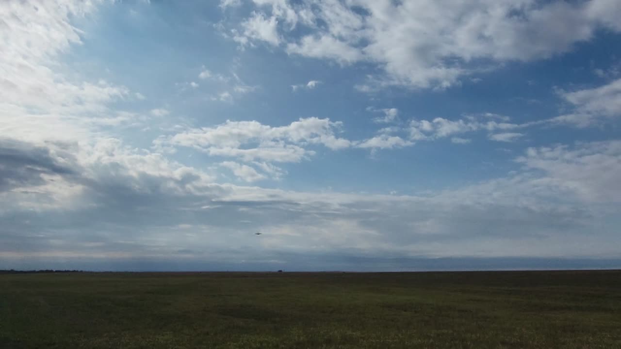 USAF C-17 Globemaster touch and go