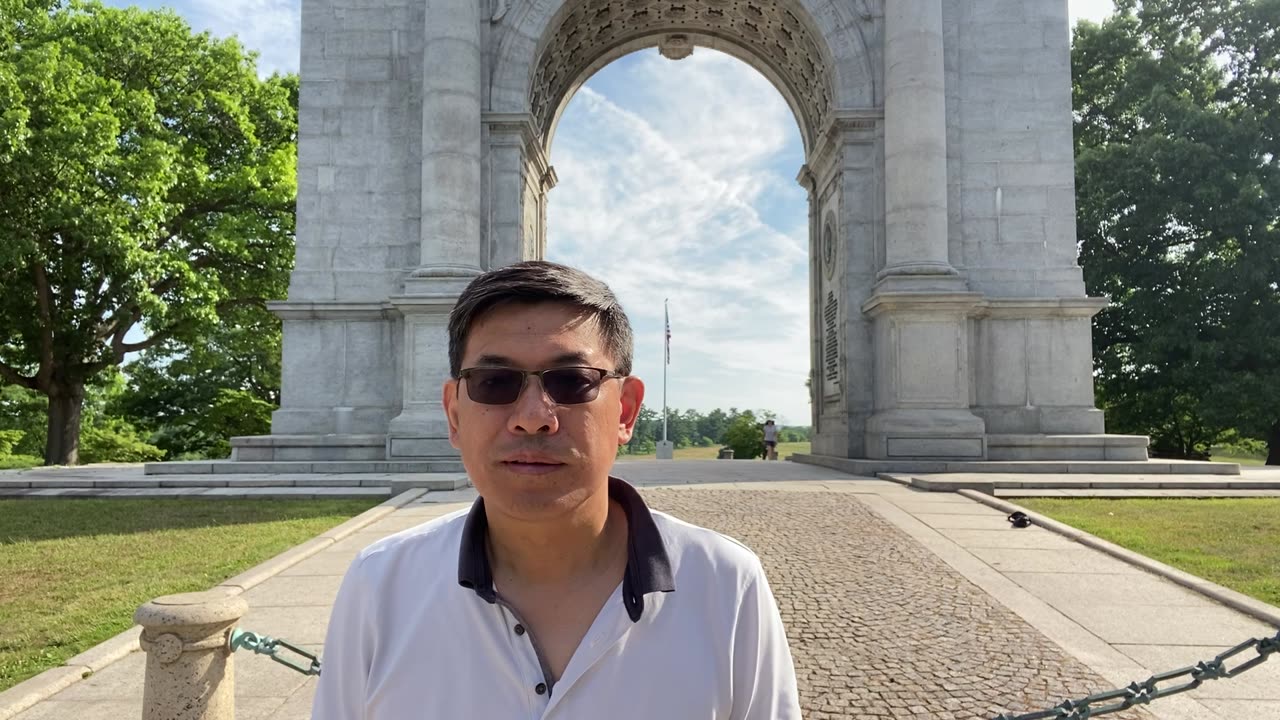 In front of the Memorial Arch in Valley Forge