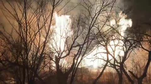 Footage of a night explosion at a gas station in Kamenny Brod near Lugansk.