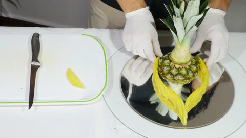 HOW TO MAKE A BEAUTIFUL SLICED FRUIT CENTER