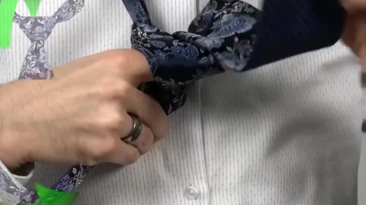 Eaisest way to tie a tie 👔