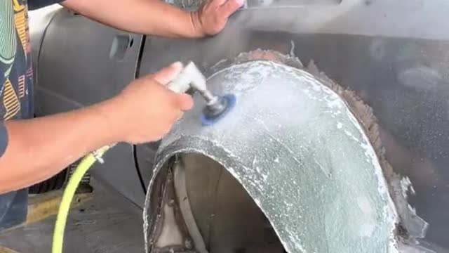 Grinding treatment of automobile tire baffle