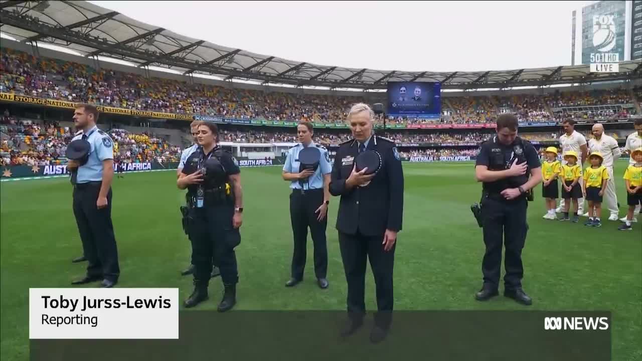 Emotional tribute at The Gabba for slain police officers ABC News